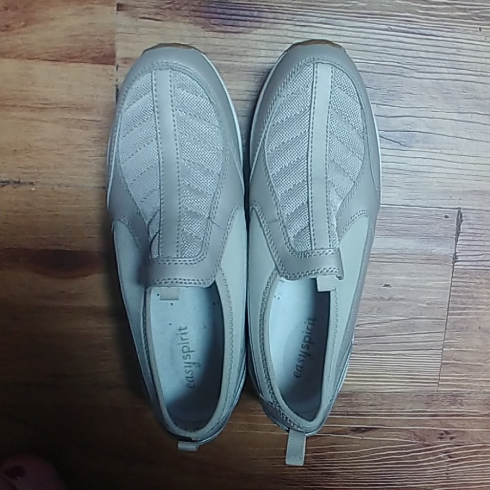 Easy Spirit tennis shoes